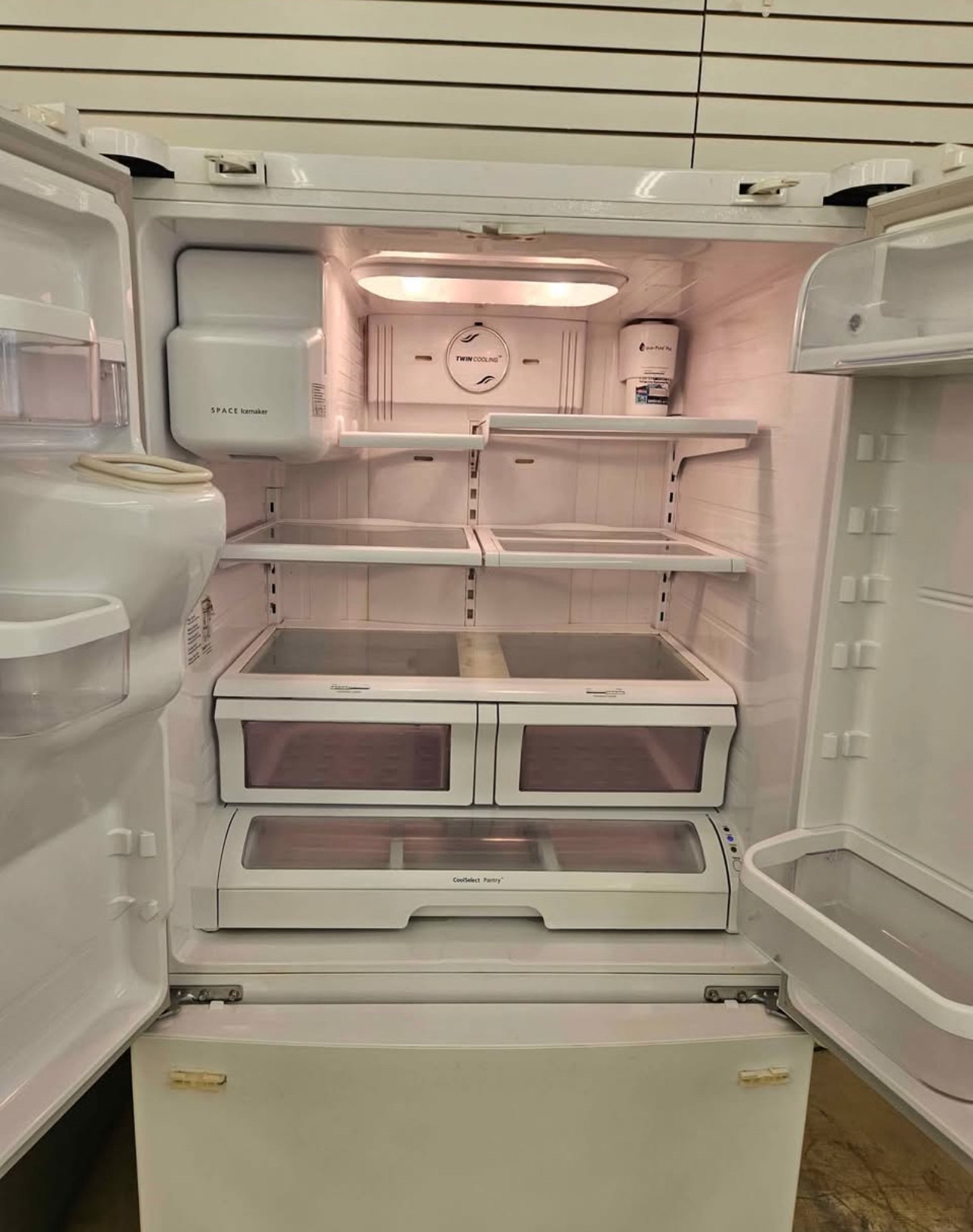 samsung 25.5 cu. ft. french door, freestanding refrigerator with a width of 35.8 inches and a height of 69.75 inches