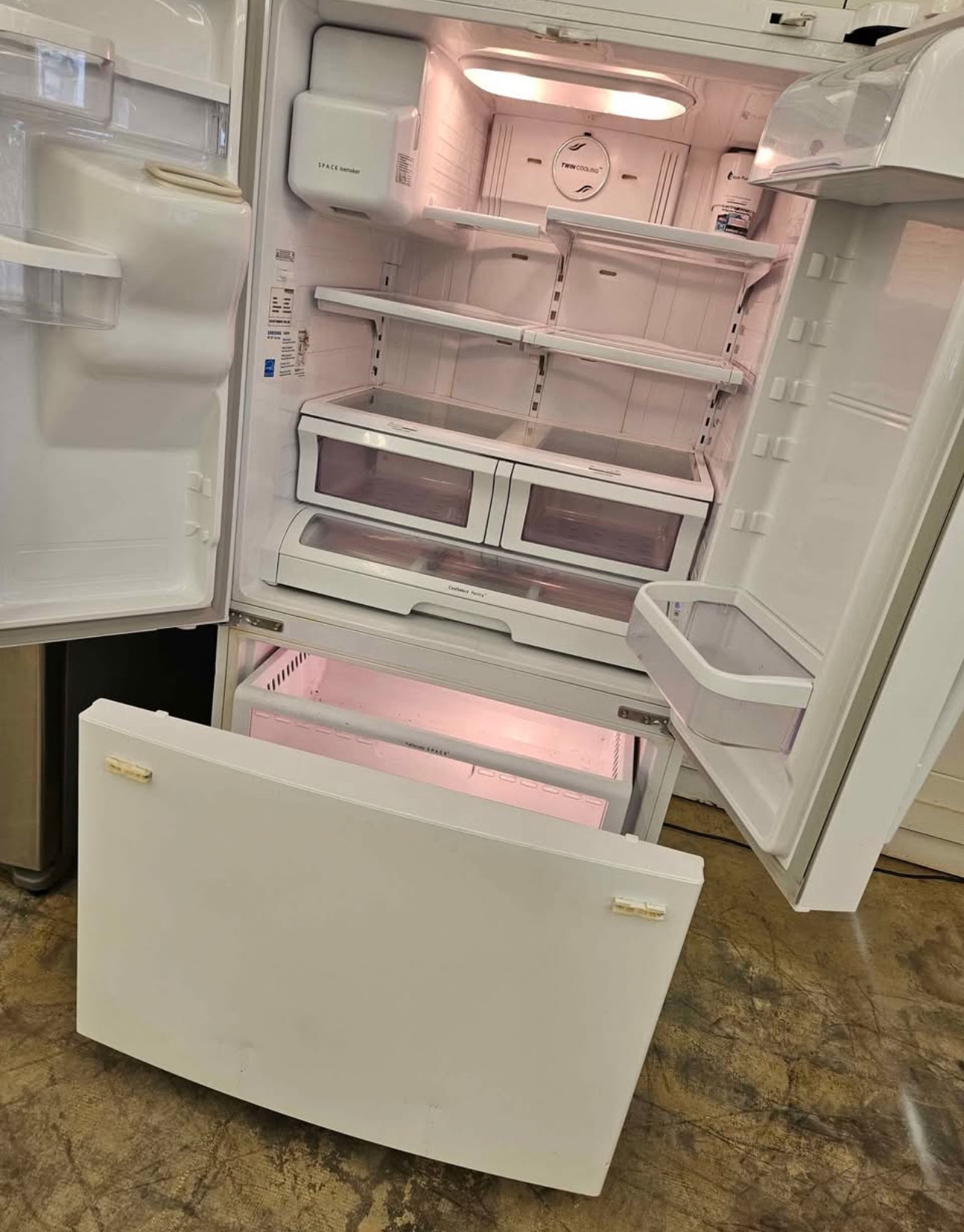 samsung 25.5 cu. ft. french door, freestanding refrigerator with a width of 35.8 inches and a height of 69.75 inches