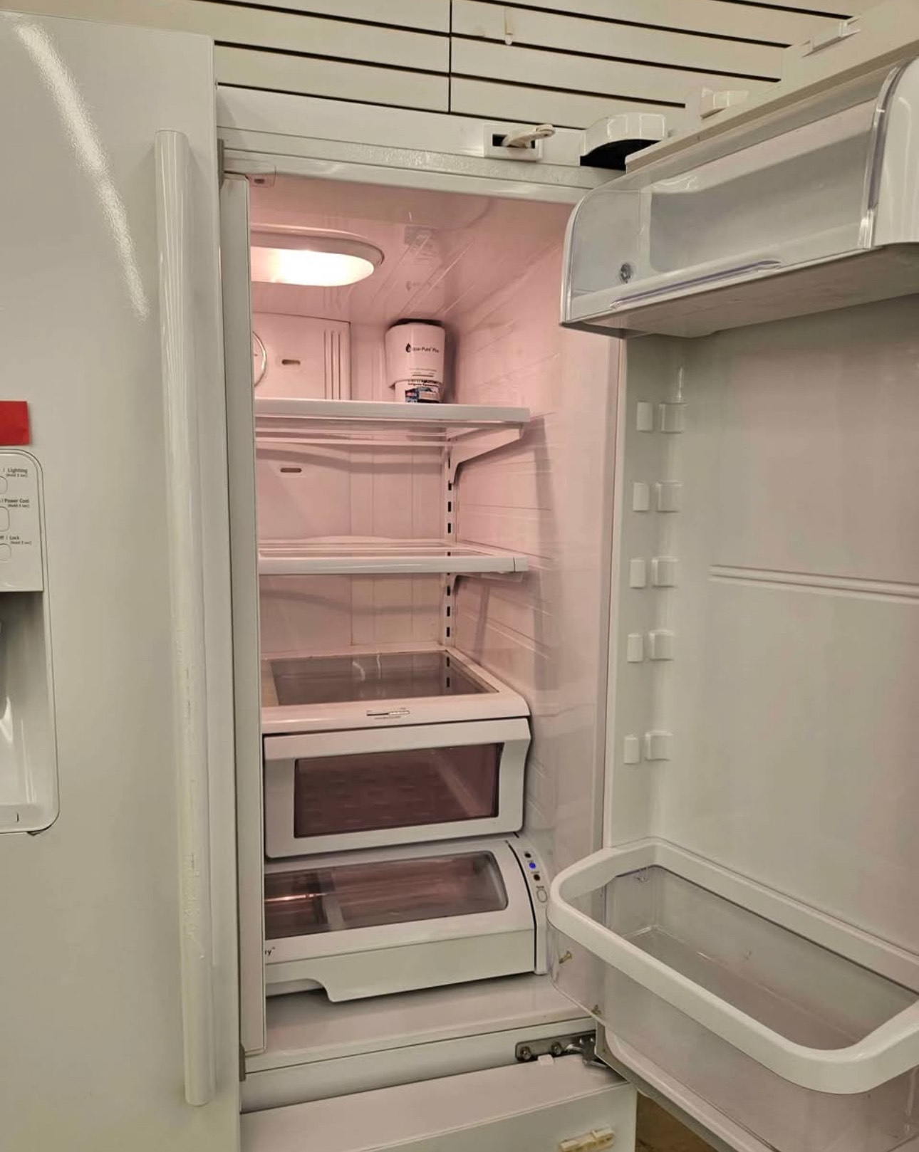 samsung 25.5 cu. ft. french door, freestanding refrigerator with a width of 35.8 inches and a height of 69.75 inches