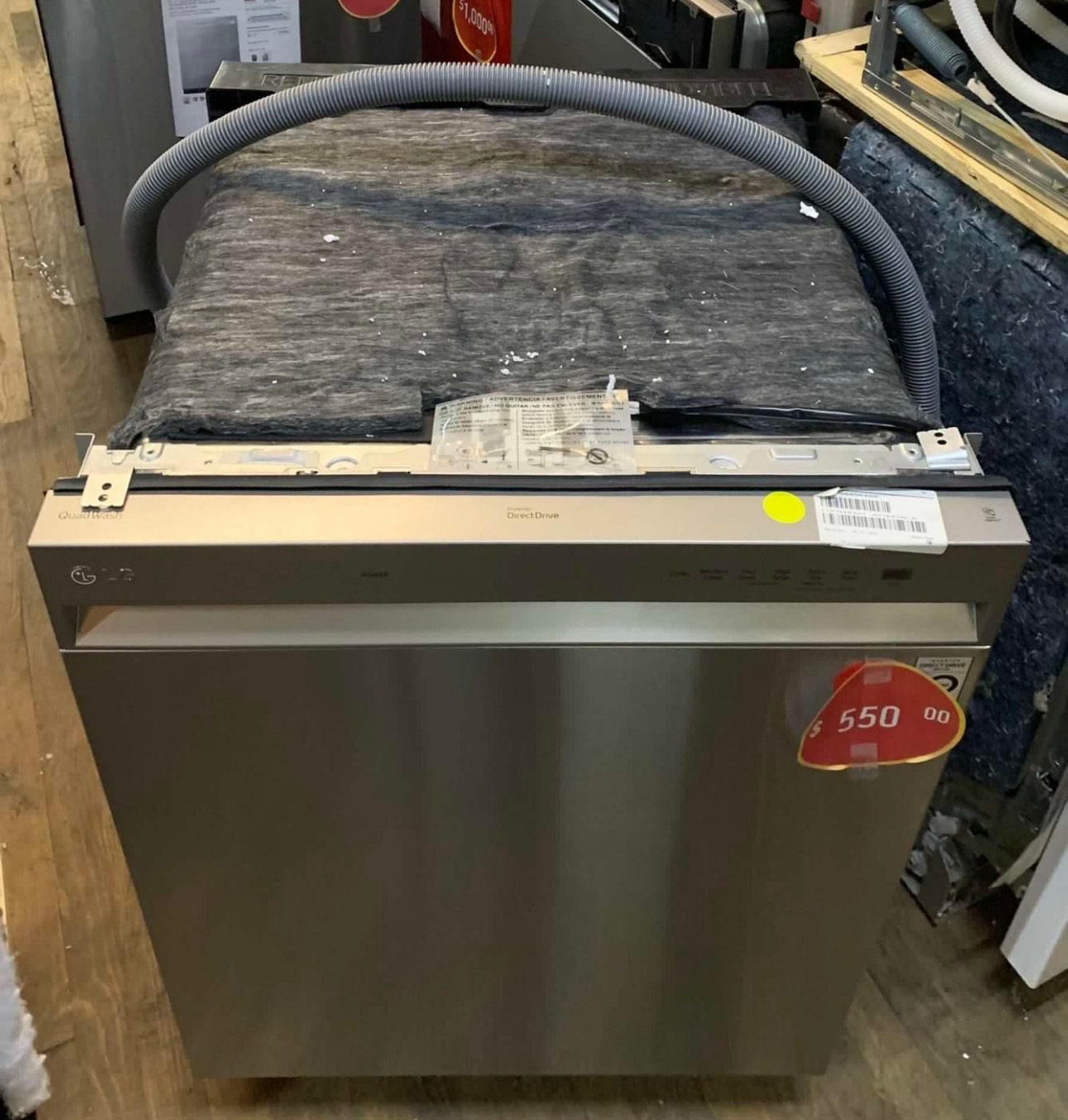 lg 24 inch, front control built in dishwasher featuring quadwash technology, dynamic dry system, and a neverust™ stainless steel tub