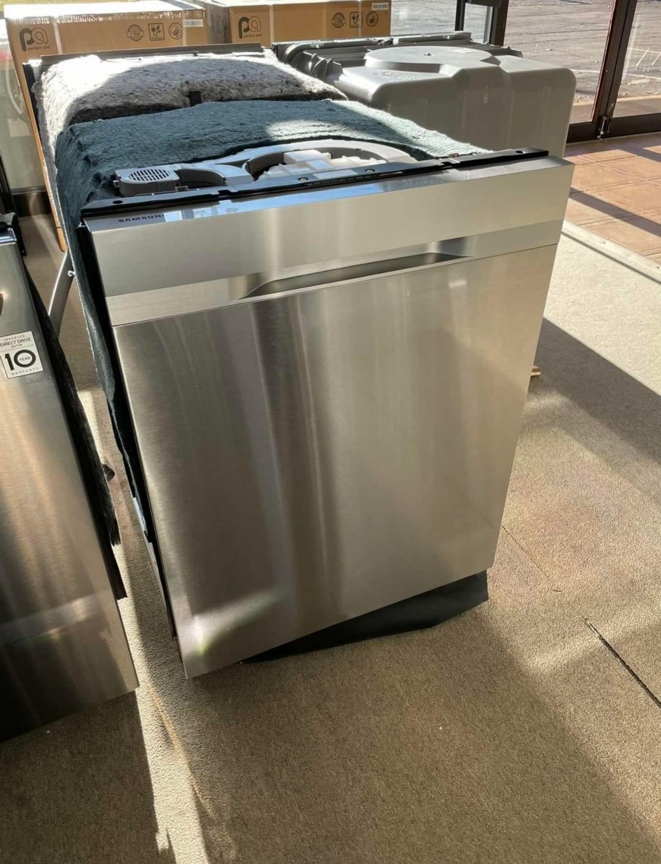 samsung 24 inch, fully integrated dishwasher featuring a 48 dba sound level, stormwash™ system, and a third rack for cutlery. samsung 24 inch, fully integrated dishwasher featuring a 48 dba sound level, stormwash™ system, and a third rack for cutlery.