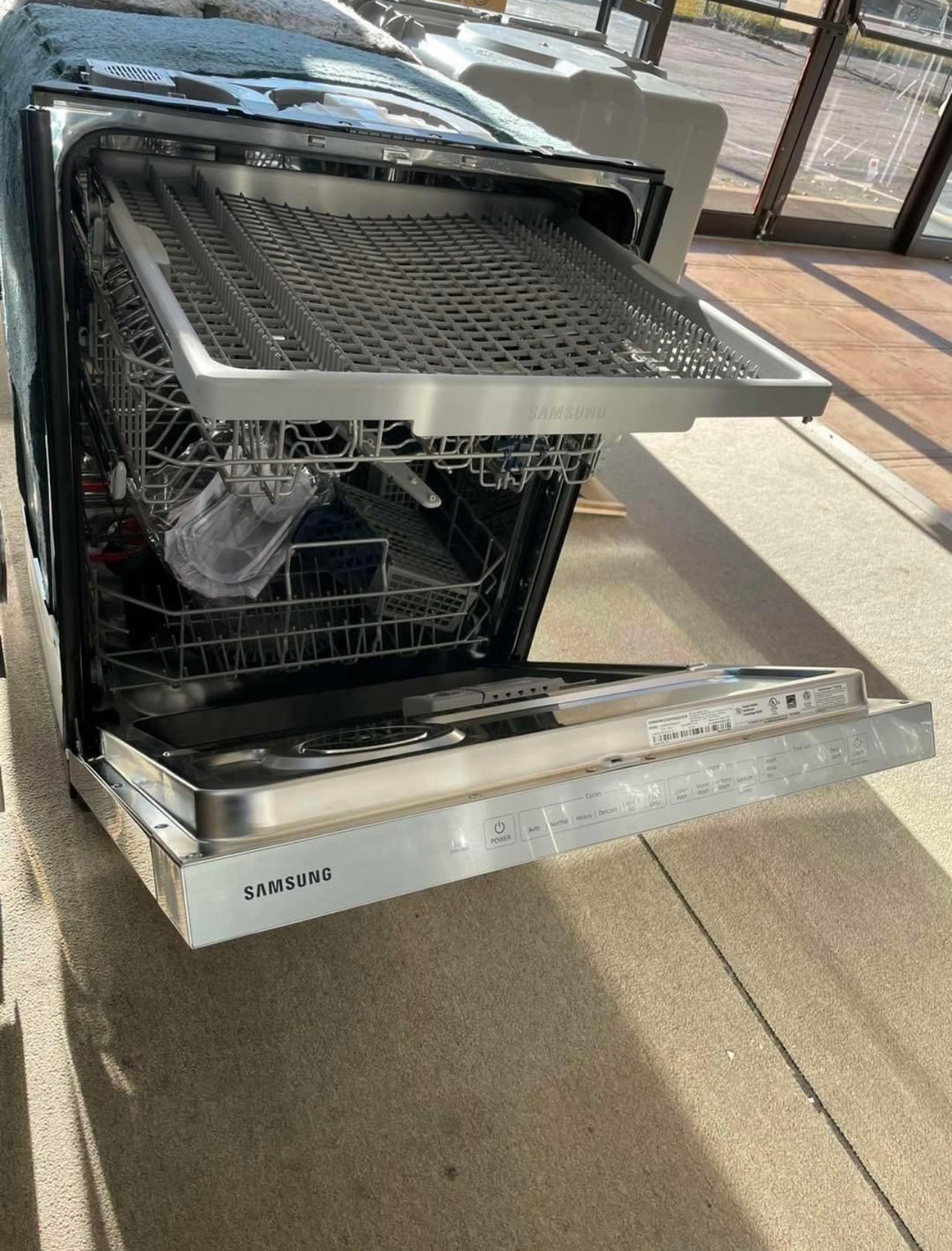 samsung 24 inch, fully integrated dishwasher featuring a 48 dba sound level, stormwash™ system, and a third rack for cutlery. samsung 24 inch, fully integrated dishwasher featuring a 48 dba sound level, stormwash™ system, and a third rack for cutlery.