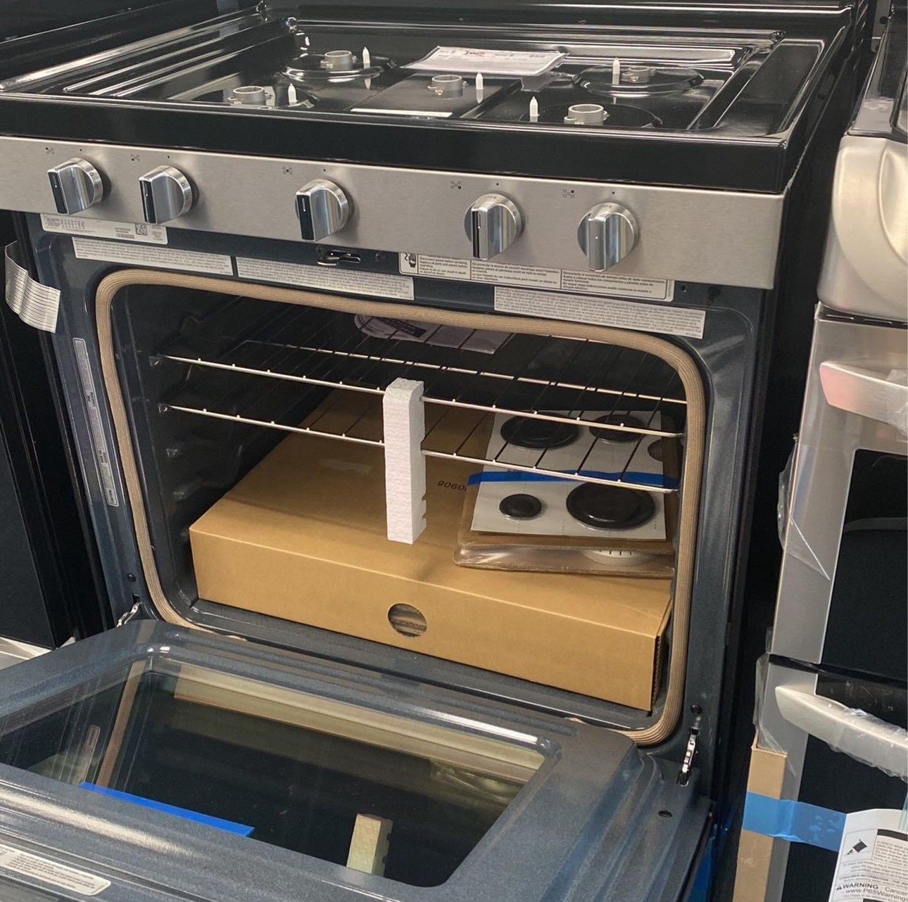 whirlpool 30 inch freestanding gas range with a 5.1 cu. ft. capacity, five sealed burners, and a broiler drawer. whirlpool 30 inch freestanding gas range with a 5.1 cu. ft. capacity, five sealed burners, and a broiler drawer.